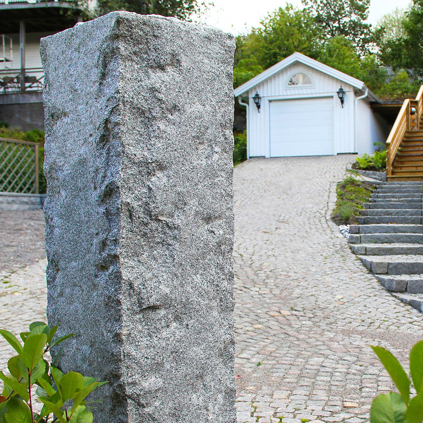 Granitstolpe Grå Rustik 1700x300x300 | Stenbolaget.