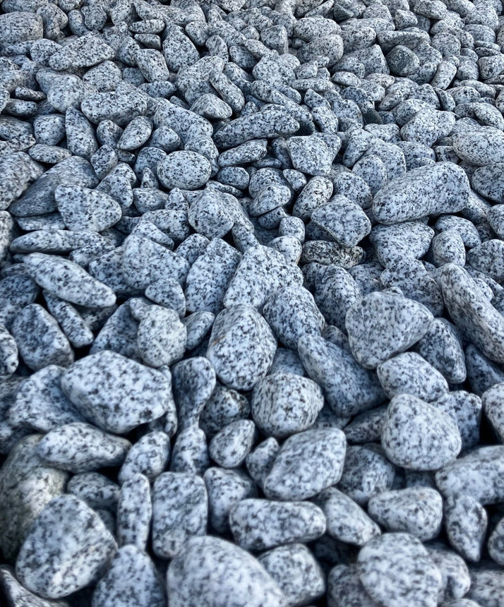 Dekorsten Bergama Granit Tumlad Grå 20 - 40 20kg - Stenbolaget Dekorsten - Dekorsten