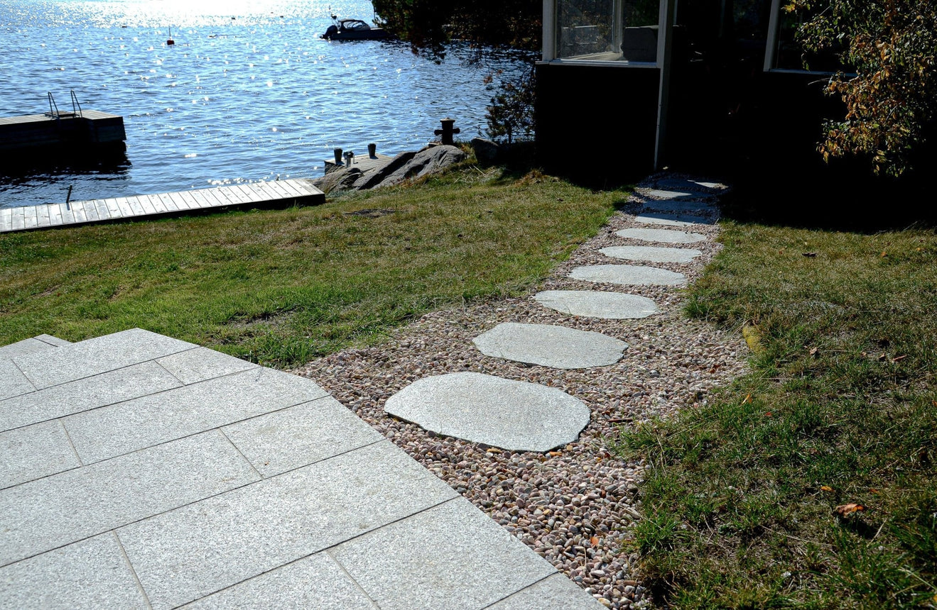 Granithäll Bergama Grå 500x250x20 - Stenbolaget