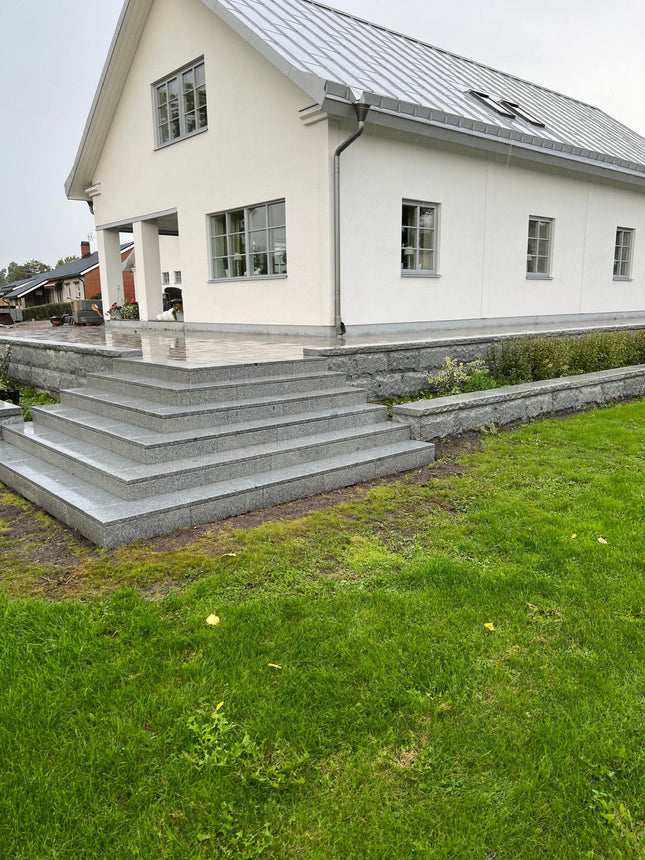 Granithäll Bergama Grå 600x300x30 - Stenbolaget