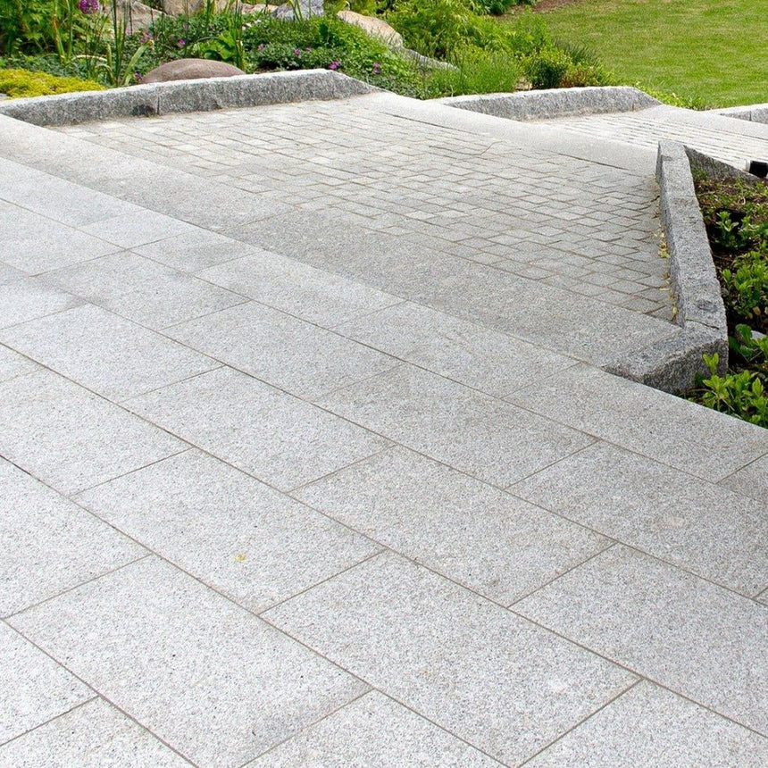 Granithäll Bergama Grå 600x300x60 - Stenbolaget