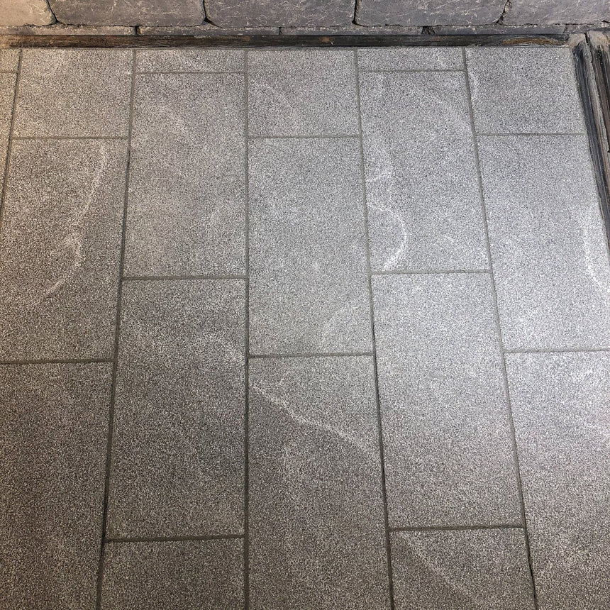 Granithäll Grafitgrå 600x300x30 - Stenbolaget