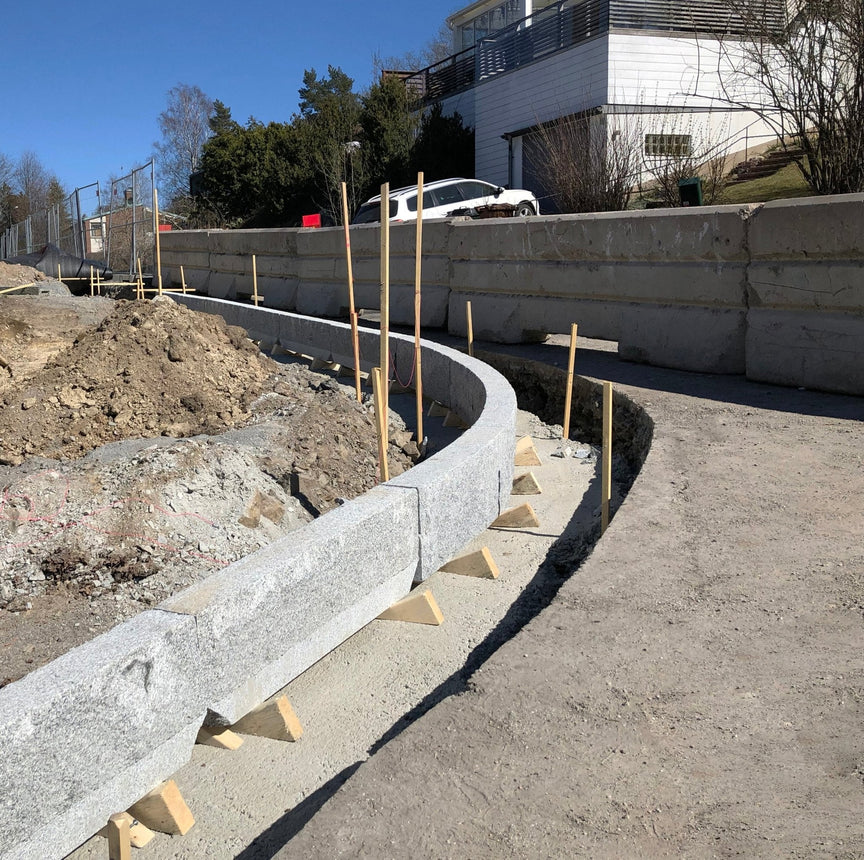 Granitkantsten Bergama RV2 Grå Radie 2,0 500 - 1100 - Stenbolaget