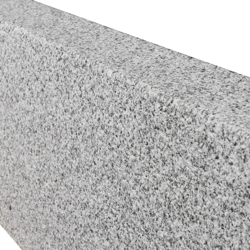 Granitkantsten Bergama RV6 Grå Rak Modern 700 - 1100 - Stenbolaget