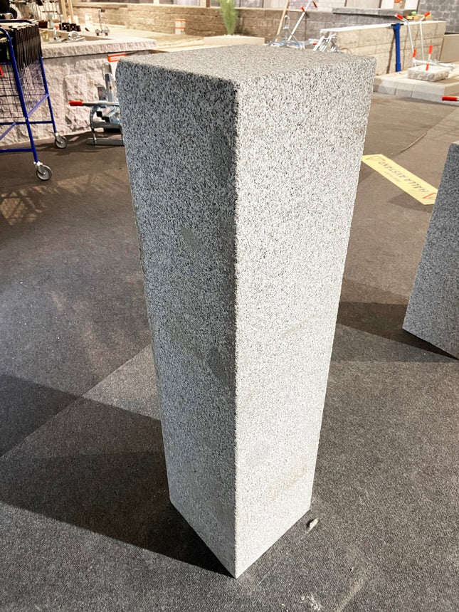 Granitstolpe Bergama Grå Modern 1700x300x300 - Stenbolaget