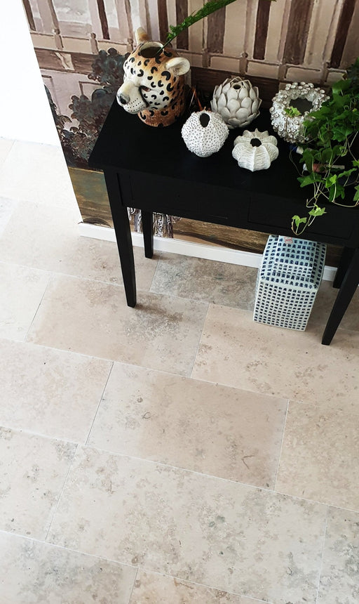 Jurakalksten Slipad Grå/Beige Materialprov - Stenbolaget