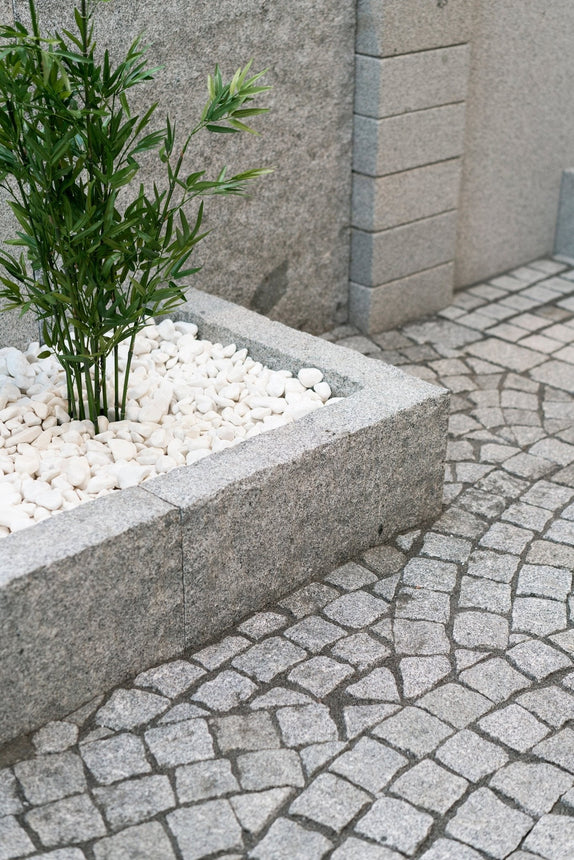 Murblock Bergama Granit Rustik Grå 700x400x120 - Stenbolaget