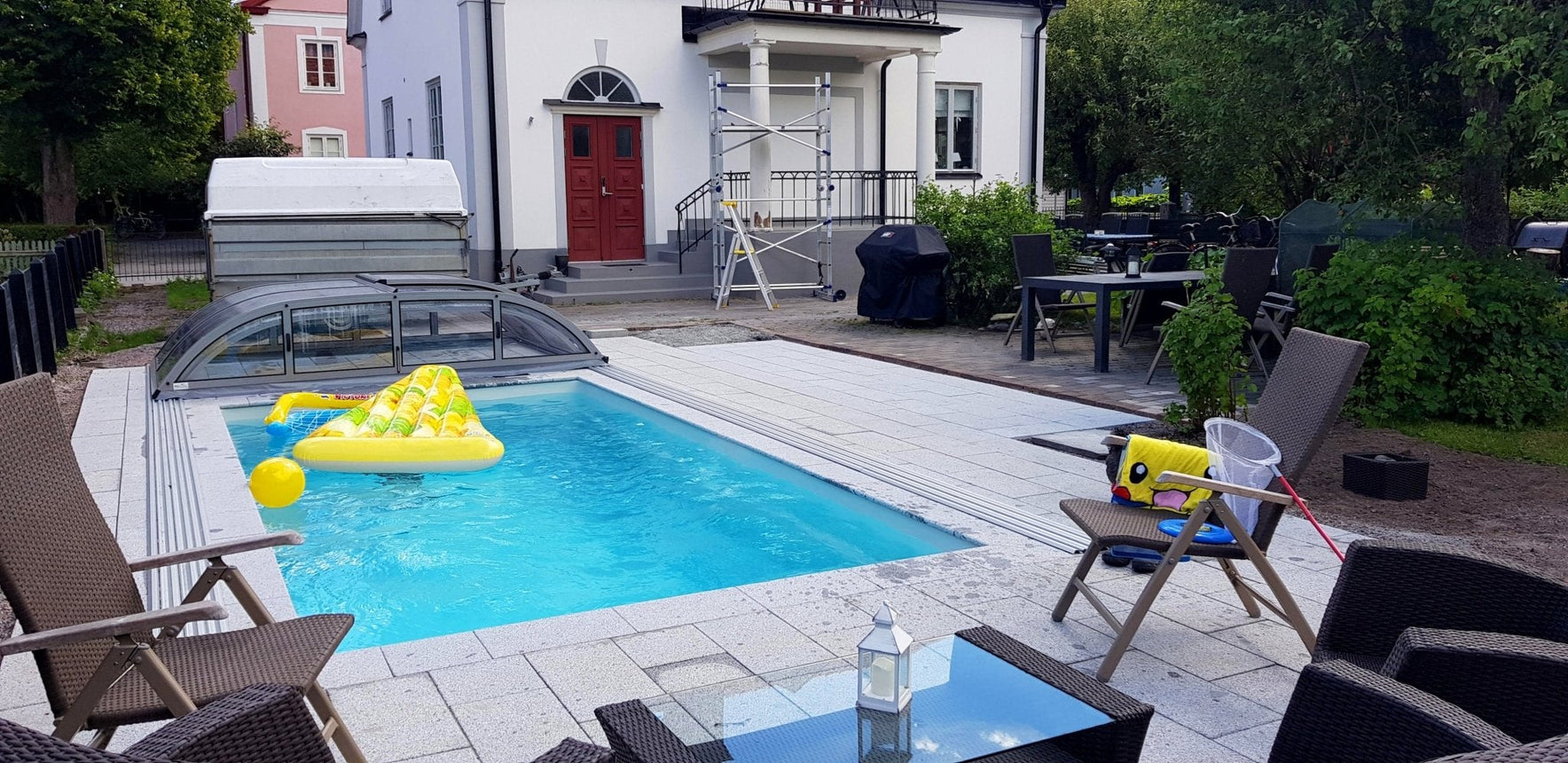 Poolsten Bergama Granit Hörn Grå 500/500x200x30 - Stenbolaget