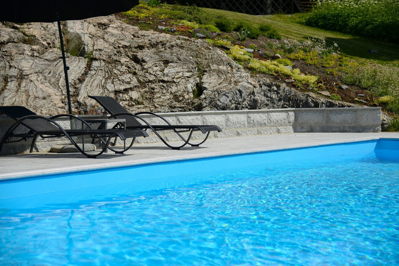 Poolsten Bergama Granit Rak Grå 600x300x30 - Stenbolaget