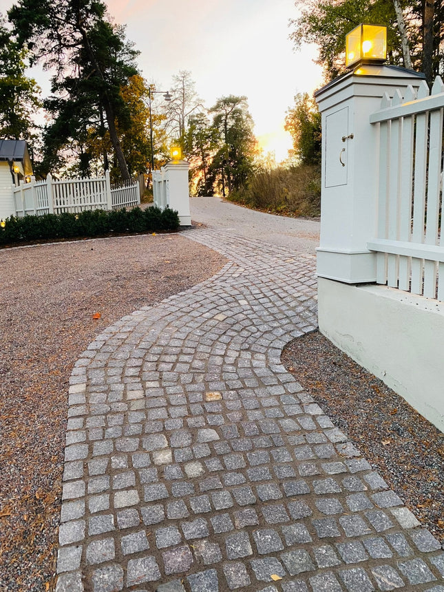 Smågatsten Bergama Granit Grå Rustik 8/10 - Stenbolaget