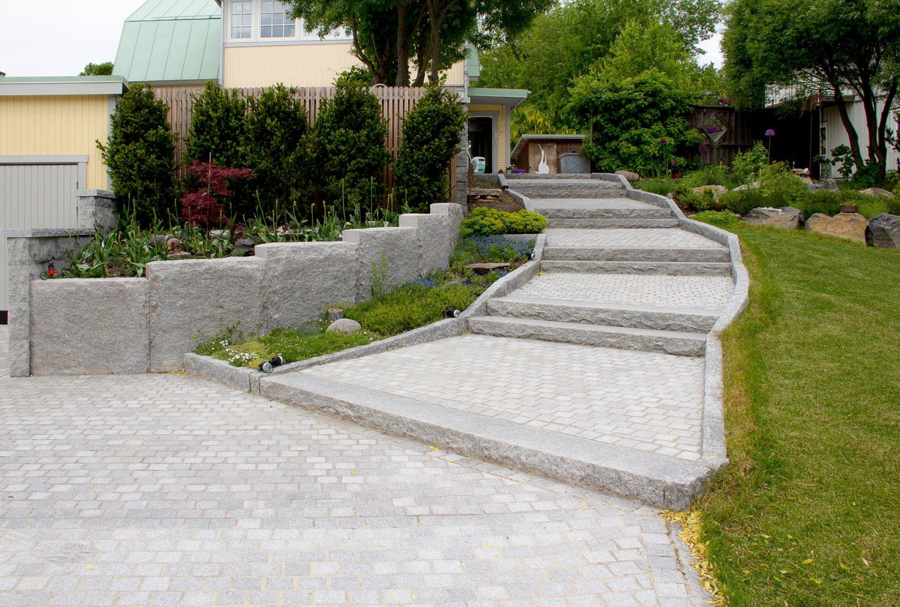 Stentrappa Bergama Granit Premium Grå 1000x350x150 - Stenbolaget
