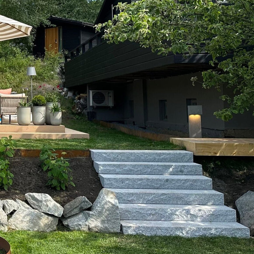 Stentrappa Bergama Granit Premium Grå 1500x350x150 - Stenbolaget Trappor - Granit
