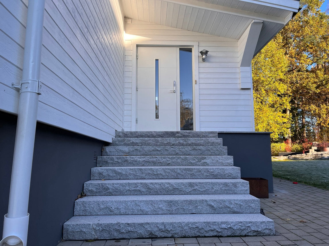 Stentrappa Bergama Granit Premium Grå 2000x350x150 - Stenbolaget
