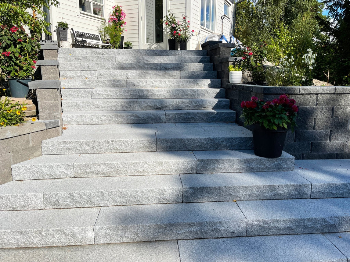 Stentrappa Bergama Granit Premium Grå 2000x350x150 - Stenbolaget