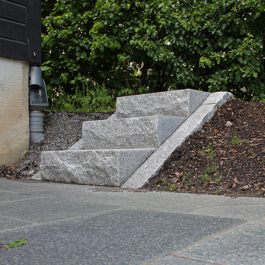 Stentrappa Bergama Granit Premium Grå 350x350x150 - Stenbolaget
