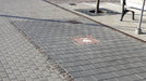 Symbolplattan Elfordon Karminröd 500x500x70 - Stenbolaget