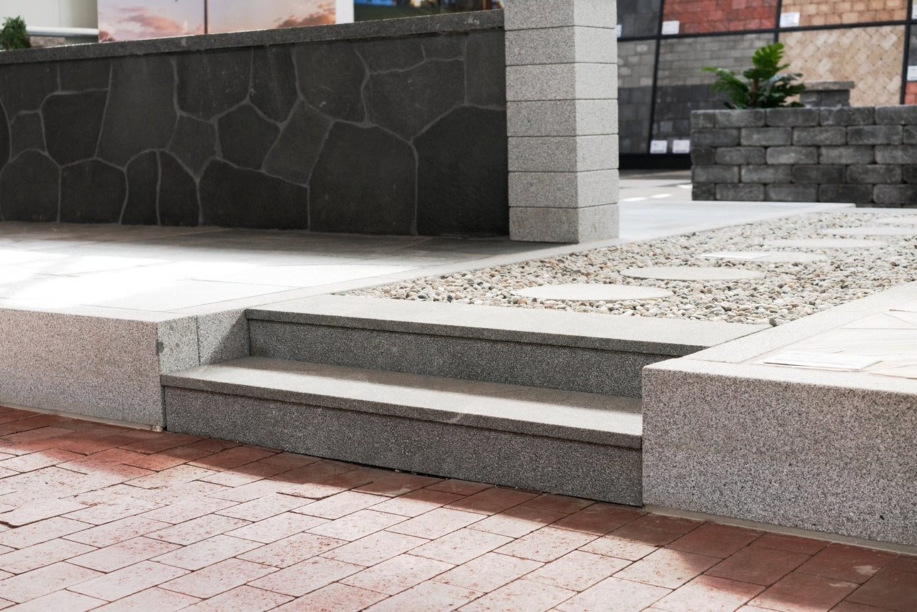 Trappbeklädnad Plansteg Grafitgrå 1500x350x30 - Stenbolaget